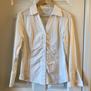 Classic white Worthington stretch button up blouse